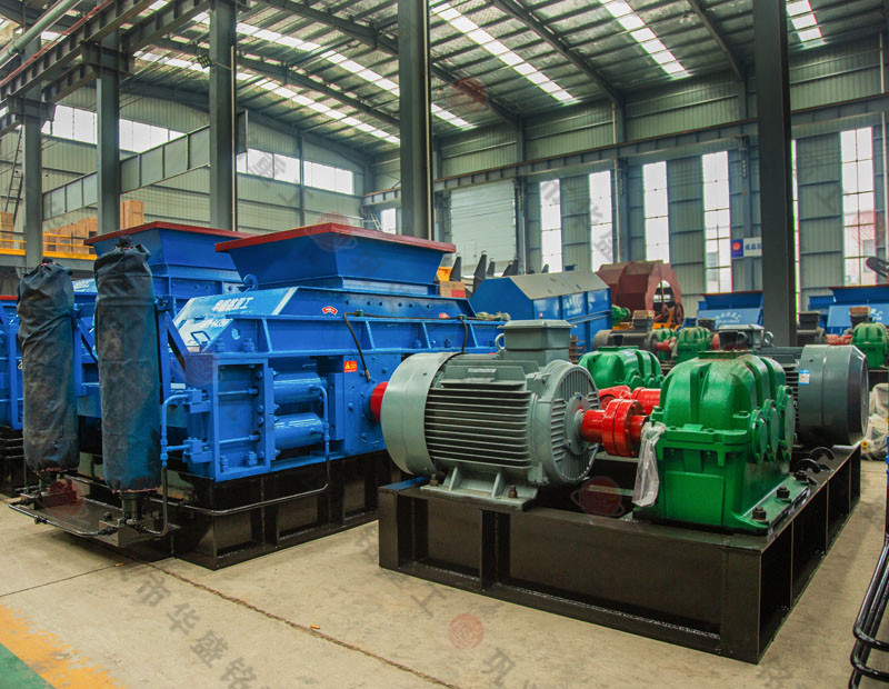 快用對(duì)輥制砂機(jī)代替錘式制砂機(jī)吧